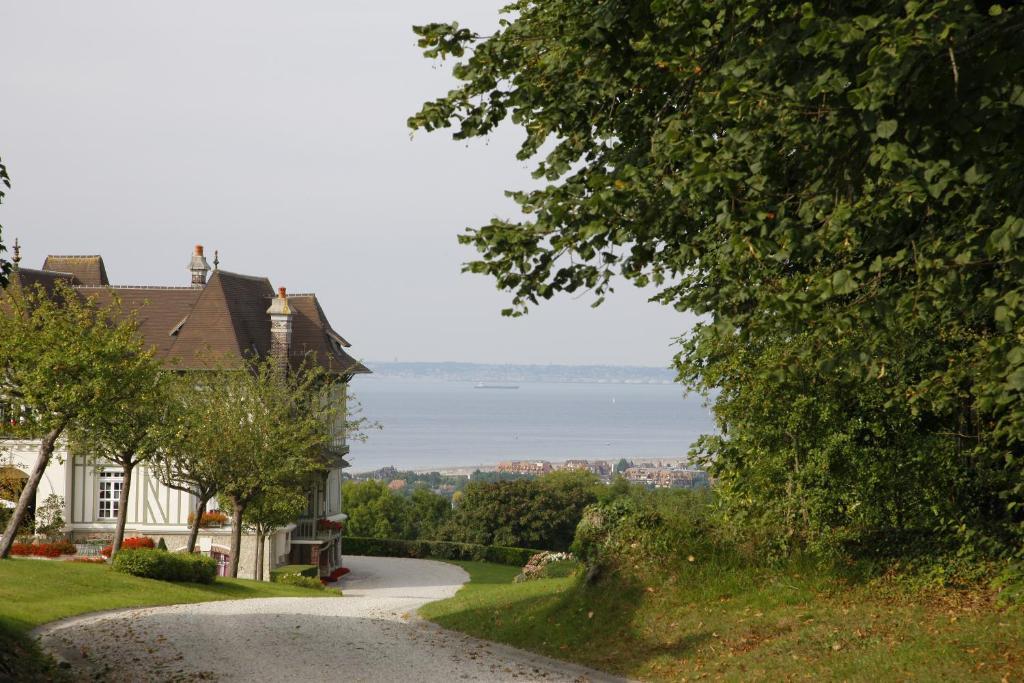 Manoir De Benerville Bed and Breakfast Deauville Zewnętrze zdjęcie